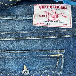 GENTLY WORN True Religion jeans